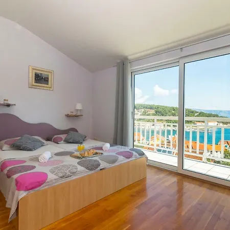 Palma Jelsa (Hvar)